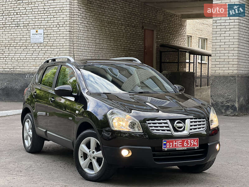 Внедорожник / Кроссовер Nissan Qashqai 2010 в 