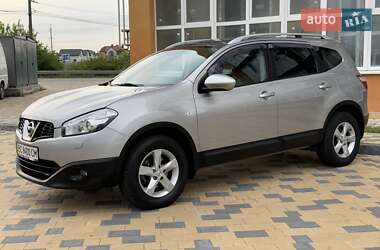 Позашляховик / Кросовер Nissan Qashqai 2011 в 