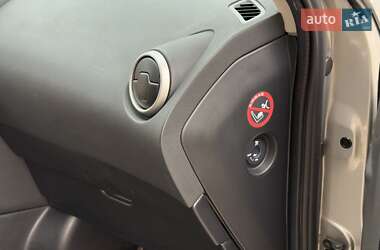 Позашляховик / Кросовер Nissan Qashqai 2011 в 