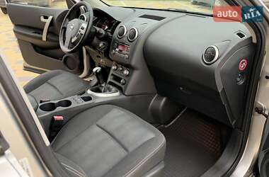 Позашляховик / Кросовер Nissan Qashqai 2011 в 