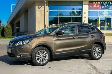 Позашляховик / Кросовер Nissan Qashqai 2014 в 