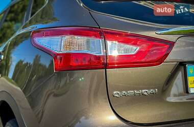 Позашляховик / Кросовер Nissan Qashqai 2014 в 