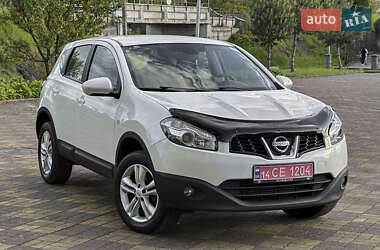 Позашляховик / Кросовер Nissan Qashqai 2013 в 