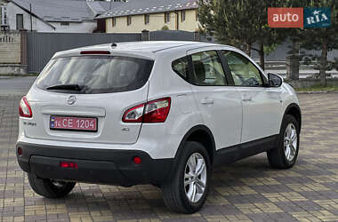 Позашляховик / Кросовер Nissan Qashqai 2013 в 