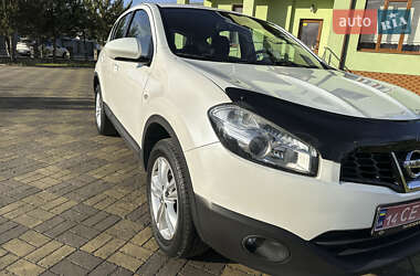 Позашляховик / Кросовер Nissan Qashqai 2013 в 