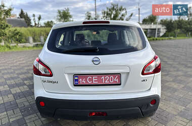 Позашляховик / Кросовер Nissan Qashqai 2013 в 