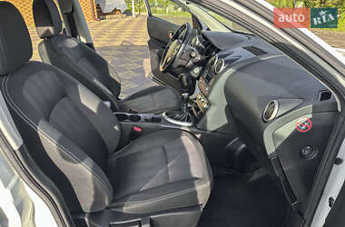 Позашляховик / Кросовер Nissan Qashqai 2013 в 