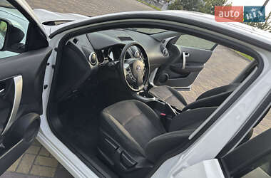 Позашляховик / Кросовер Nissan Qashqai 2013 в 