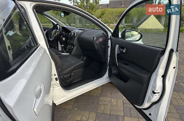 Позашляховик / Кросовер Nissan Qashqai 2013 в 