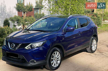 Позашляховик / Кросовер Nissan Qashqai 2017 в Ужгороді