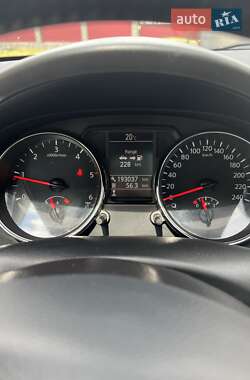Внедорожник / Кроссовер Nissan Qashqai 2012 в 
