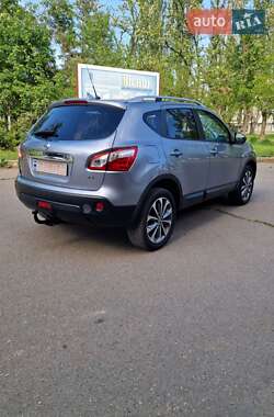 Внедорожник / Кроссовер Nissan Qashqai 2012 в 