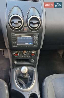 Внедорожник / Кроссовер Nissan Qashqai 2012 в 