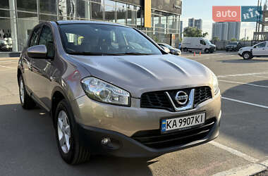 Внедорожник / Кроссовер Nissan Qashqai 2013 в 