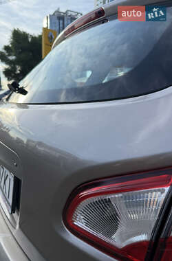Внедорожник / Кроссовер Nissan Qashqai 2013 в 