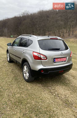 Внедорожник / Кроссовер Nissan Qashqai 2012 в 