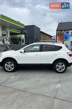 Позашляховик / Кросовер Nissan Qashqai 2011 в 