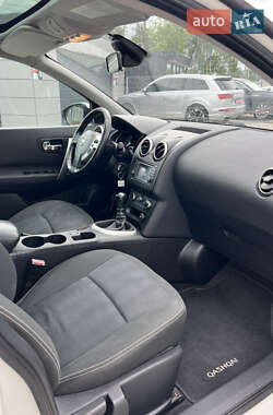 Позашляховик / Кросовер Nissan Qashqai 2011 в 