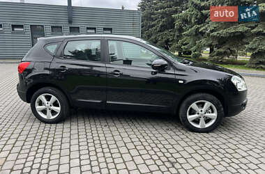 Внедорожник / Кроссовер Nissan Qashqai 2009 в 