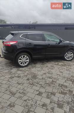 Внедорожник / Кроссовер Nissan Qashqai 2014 в 