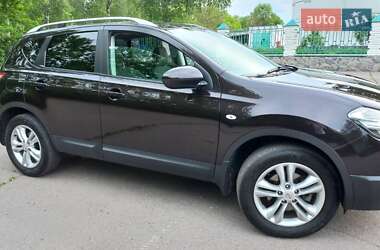 Внедорожник / Кроссовер Nissan Qashqai 2011 в 