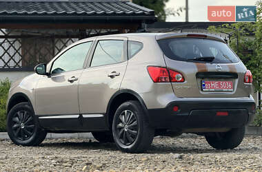 Внедорожник / Кроссовер Nissan Qashqai 2009 в 