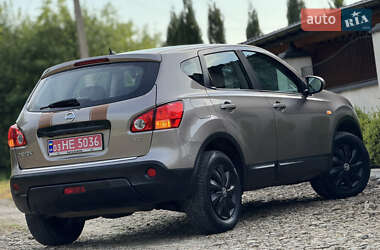 Внедорожник / Кроссовер Nissan Qashqai 2009 в 