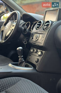 Внедорожник / Кроссовер Nissan Qashqai 2009 в 