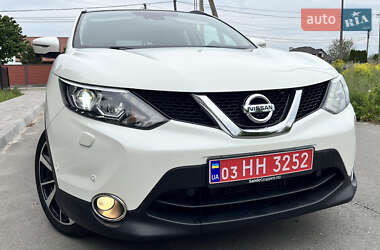 Внедорожник / Кроссовер Nissan Qashqai 2014 в 