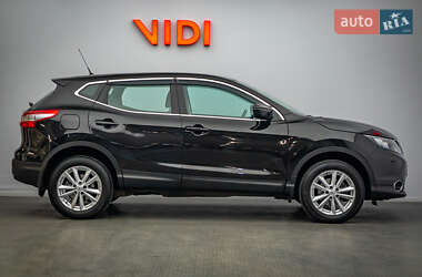 Внедорожник / Кроссовер Nissan Qashqai 2015 в 