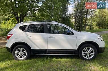 Внедорожник / Кроссовер Nissan Qashqai 2010 в 