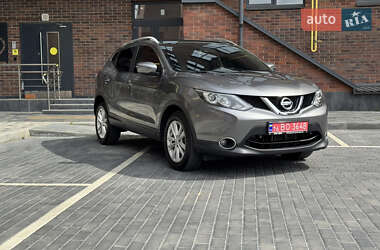 Внедорожник / Кроссовер Nissan Qashqai 2015 в 