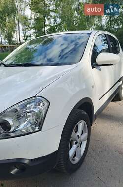 Позашляховик / Кросовер Nissan Qashqai 2009 в 
