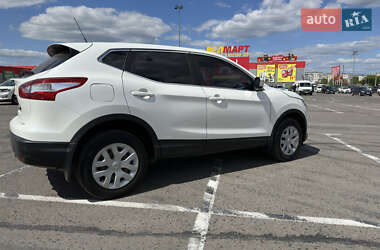 Внедорожник / Кроссовер Nissan Qashqai 2014 в 