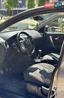 Позашляховик / Кросовер Nissan Qashqai 2012 в 