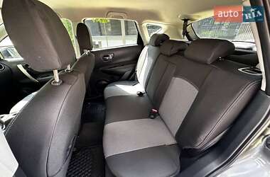 Позашляховик / Кросовер Nissan Qashqai 2012 в 