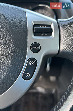 Позашляховик / Кросовер Nissan Qashqai 2013 в 