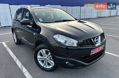 Позашляховик / Кросовер Nissan Qashqai 2013 в 