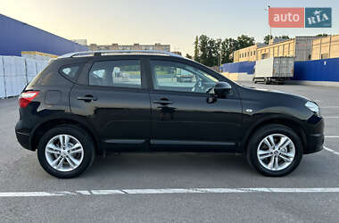 Позашляховик / Кросовер Nissan Qashqai 2013 в 