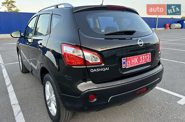 Позашляховик / Кросовер Nissan Qashqai 2013 в 