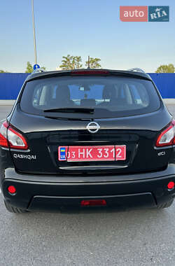 Позашляховик / Кросовер Nissan Qashqai 2013 в 