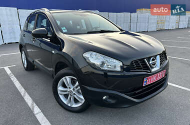 Позашляховик / Кросовер Nissan Qashqai 2013 в 