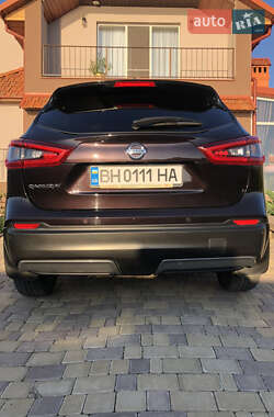 Внедорожник / Кроссовер Nissan Qashqai 2017 в 