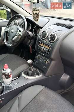 Внедорожник / Кроссовер Nissan Qashqai 2009 в 