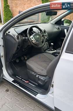 Внедорожник / Кроссовер Nissan Qashqai 2009 в 