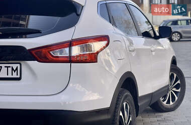 Внедорожник / Кроссовер Nissan Qashqai 2015 в 
