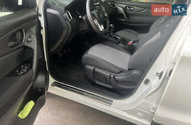 Позашляховик / Кросовер Nissan Qashqai 2021 в 