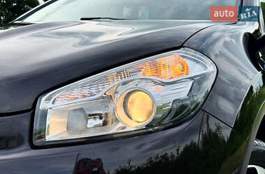 Внедорожник / Кроссовер Nissan Qashqai 2012 в 