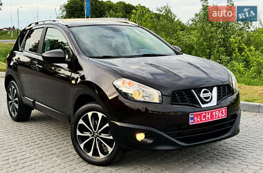 Внедорожник / Кроссовер Nissan Qashqai 2012 в 