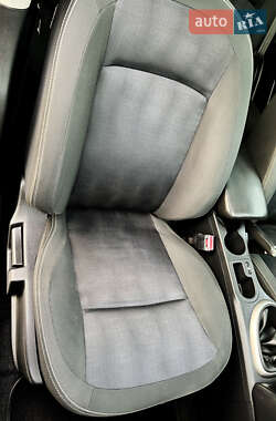 Внедорожник / Кроссовер Nissan Qashqai 2012 в 